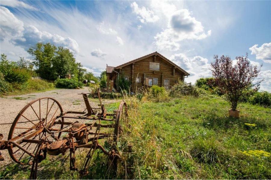 Le Chalet Du Chemin Et Sa Roulotte Berviller-en-Moselle Eksteriør billede
